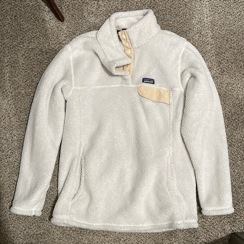 Patagonia fleece white